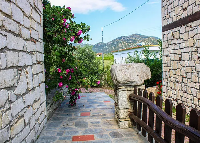 Keli Mansion Villa *